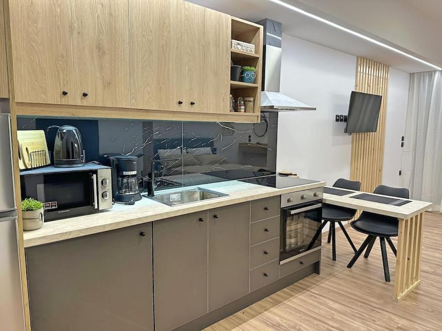 Oasis Luxury Apartments Eretria  Ngoại thất bức ảnh