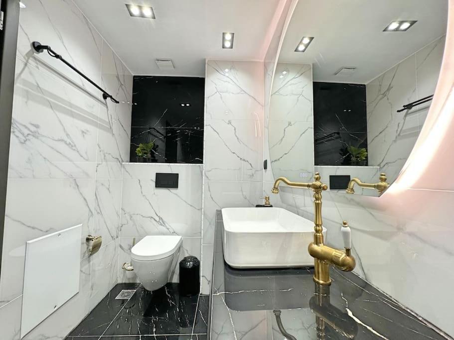 Oasis Luxury Apartments Eretria  Ngoại thất bức ảnh